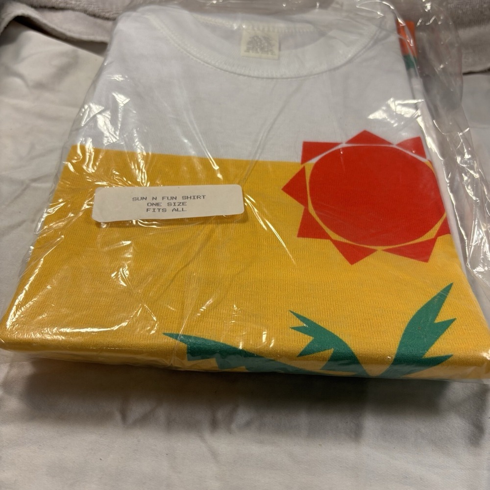 Avon VTG FUN N SUN Geometric BEACH T Shirt USA‎ One Size Unisex Short  Sleeve
